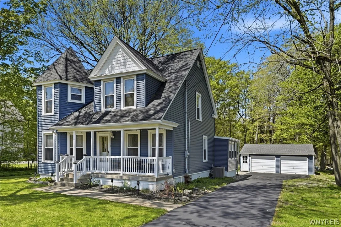 6618 Versailles Road, Hamburg, New York 14085, Hamburg, New York 14085, 4 Bedrooms Bedrooms, 13 Rooms Rooms,2 BathroomsBathrooms,Residential,Closed,6618 Versailles Road, Hamburg, New York 14085,0,B1678974