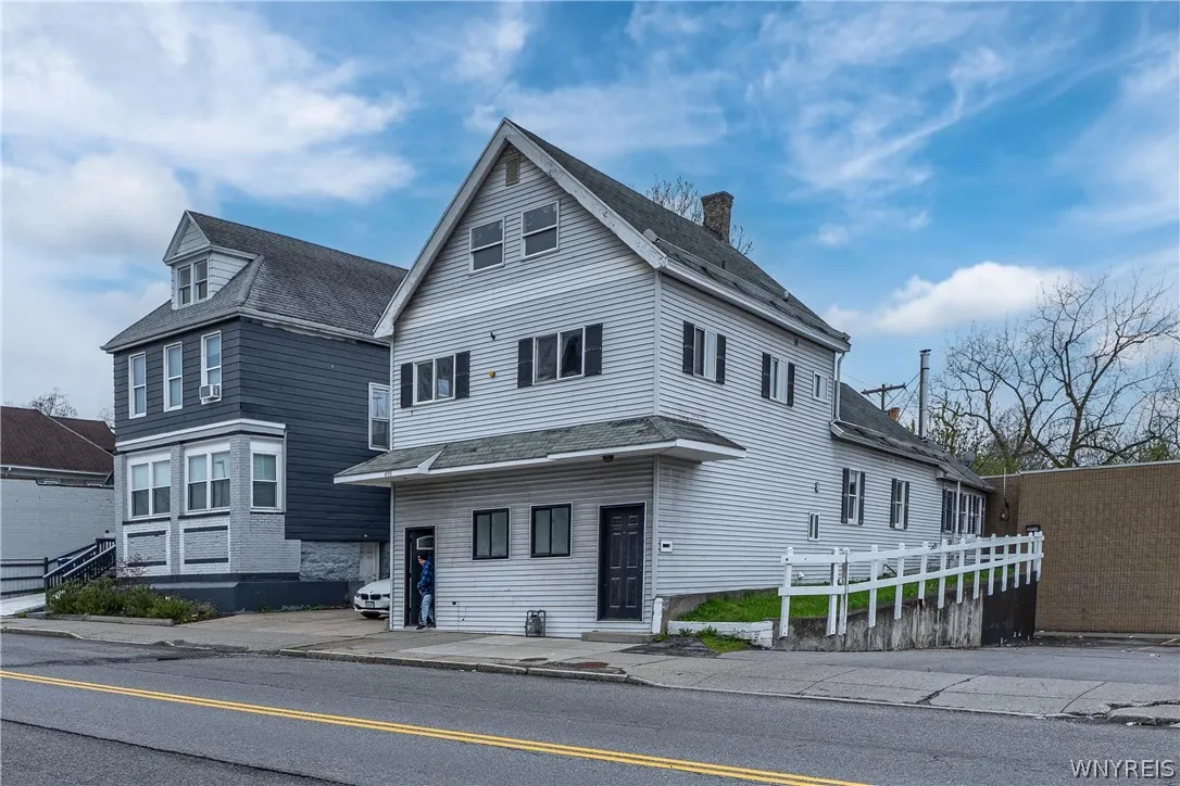 490 Grant Street, Buffalo, New York 14213, Buffalo, New York 14213, 4 Bedrooms Bedrooms, ,2 BathroomsBathrooms,Residential,For Sale,490 Grant Street, Buffalo, New York 14213,0,B1679473