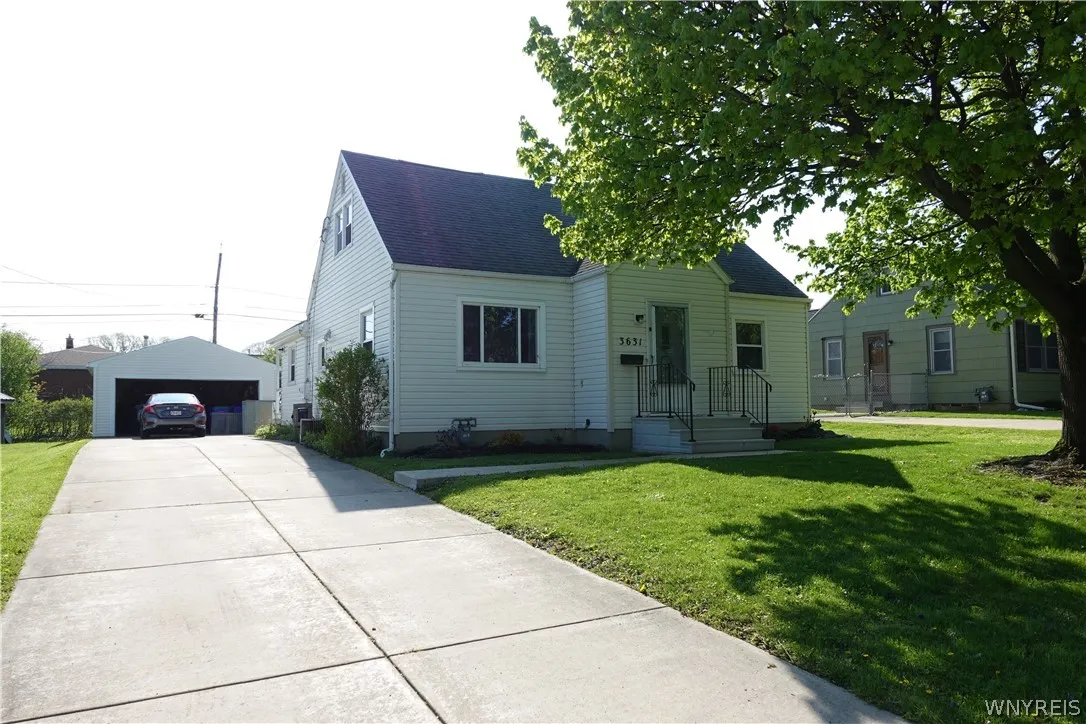3631 Harrison Avenue, Hamburg, New York 14219, Hamburg, New York 14219, 4 Bedrooms Bedrooms, 8 Rooms Rooms,2 BathroomsBathrooms,Residential,Closed,3631 Harrison Avenue, Hamburg, New York 14219,0,B1679703
