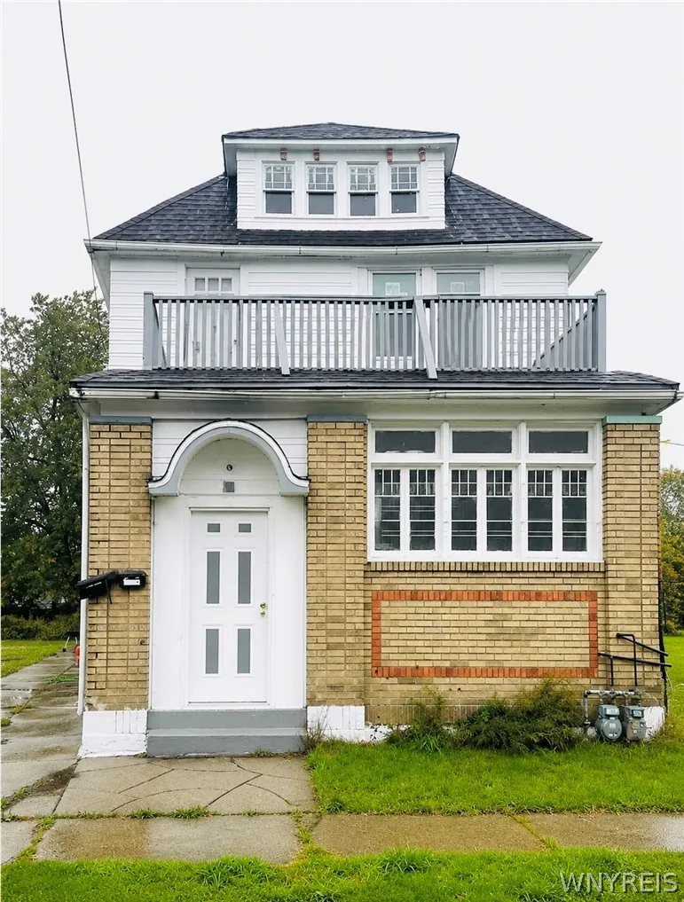 296 Strauss Street, Buffalo, New York 14211, Buffalo, New York 14211, 6 Bedrooms Bedrooms, ,2 BathroomsBathrooms,Residential,Closed,296 Strauss Street, Buffalo, New York 14211,0,B1680041