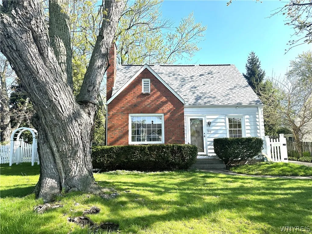102 Harrison Avenue, Tonawanda, New York 14223, Tonawanda, New York 14223, 3 Bedrooms Bedrooms, 7 Rooms Rooms,2 BathroomsBathrooms,Residential,For Sale,102 Harrison Avenue, Tonawanda, New York 14223,0,B1679671