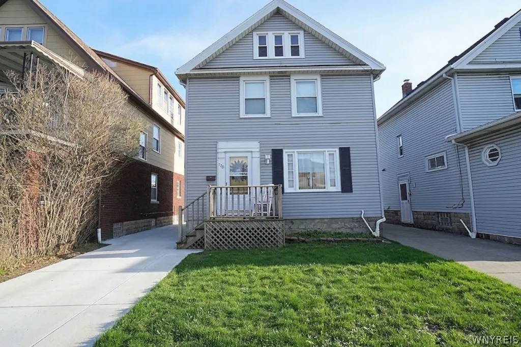 170 West Hazeltine Avenue North, Tonawanda, New Yo, Tonawanda, New York 14217, 3 Bedrooms Bedrooms, 10 Rooms Rooms,1 BathroomBathrooms,Residential,For Sale,170 West Hazeltine Avenue North, Tonawanda, New Yo,0,B1679979