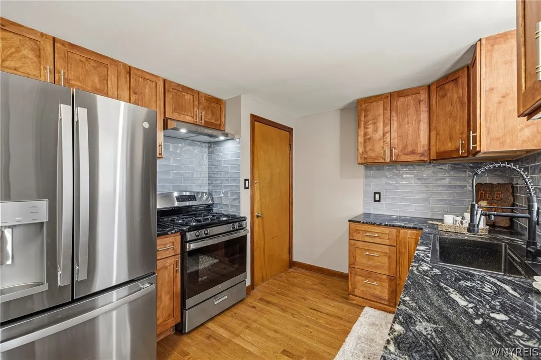 200 Rogers Avenue, Tonawanda, New York 14150, Tonawanda, New York 14150, 3 Bedrooms Bedrooms, 6 Rooms Rooms,1 BathroomBathrooms,Residential,For Sale,200 Rogers Avenue, Tonawanda, New York 14150,0,B1680116