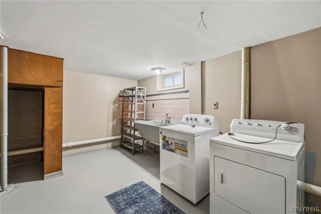 200 Rogers Avenue, Tonawanda, New York 14150, Tonawanda, New York 14150, 3 Bedrooms Bedrooms, 6 Rooms Rooms,1 BathroomBathrooms,Residential,For Sale,200 Rogers Avenue, Tonawanda, New York 14150,0,B1680116