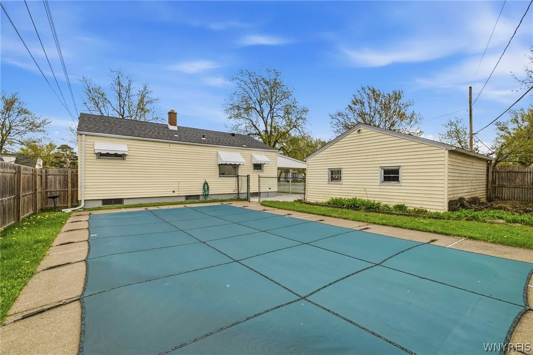 200 Rogers Avenue, Tonawanda, New York 14150, Tonawanda, New York 14150, 3 Bedrooms Bedrooms, 6 Rooms Rooms,1 BathroomBathrooms,Residential,For Sale,200 Rogers Avenue, Tonawanda, New York 14150,0,B1680116
