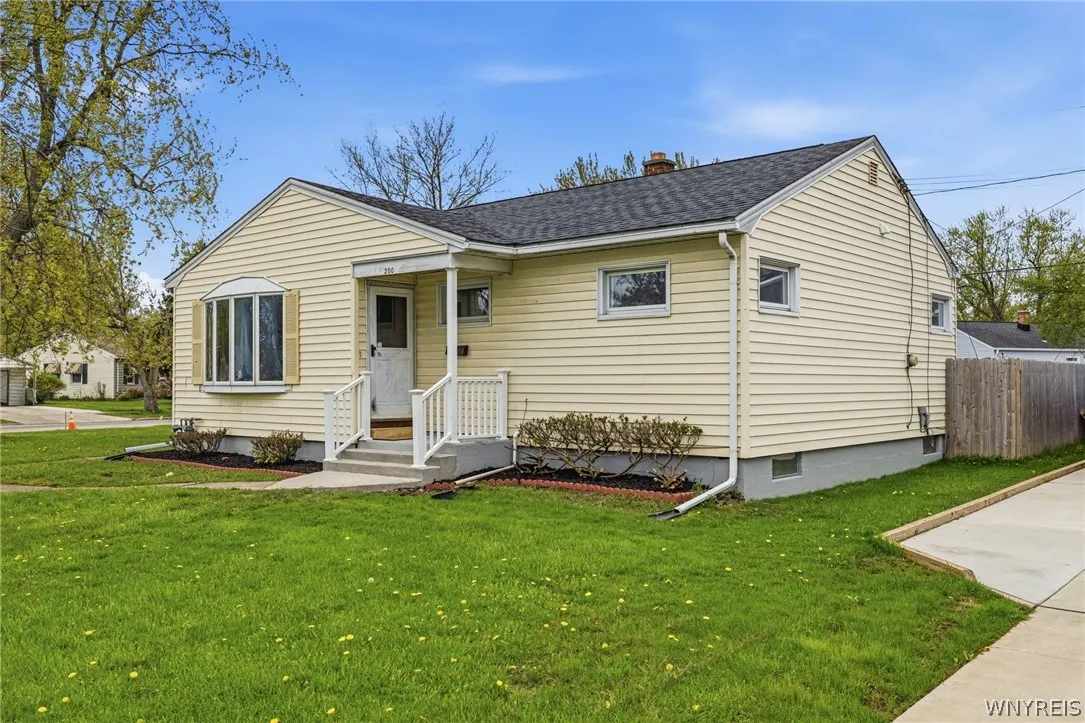 200 Rogers Avenue, Tonawanda, New York 14150, Tonawanda, New York 14150, 3 Bedrooms Bedrooms, 6 Rooms Rooms,1 BathroomBathrooms,Residential,For Sale,200 Rogers Avenue, Tonawanda, New York 14150,0,B1680116