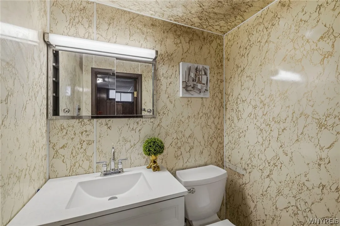 200 Rogers Avenue, Tonawanda, New York 14150, Tonawanda, New York 14150, 3 Bedrooms Bedrooms, 6 Rooms Rooms,1 BathroomBathrooms,Residential,For Sale,200 Rogers Avenue, Tonawanda, New York 14150,0,B1680116