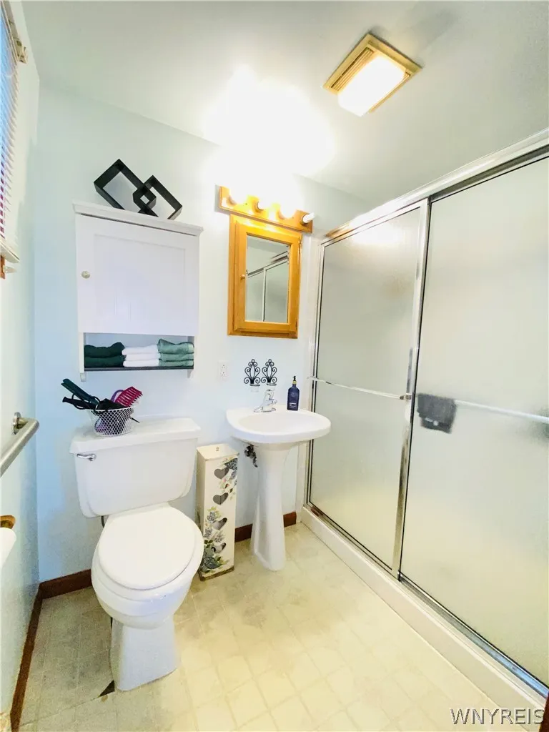 30 King Street, Tonawanda, New York 14150, Tonawanda, New York 14150, 4 Bedrooms Bedrooms, 7 Rooms Rooms,2 BathroomsBathrooms,Residential,For Sale,30 King Street, Tonawanda, New York 14150,0,B1680079