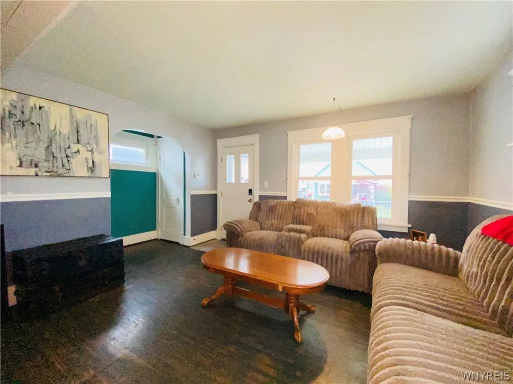 30 King Street, Tonawanda, New York 14150, Tonawanda, New York 14150, 4 Bedrooms Bedrooms, 7 Rooms Rooms,2 BathroomsBathrooms,Residential,For Sale,30 King Street, Tonawanda, New York 14150,0,B1680079