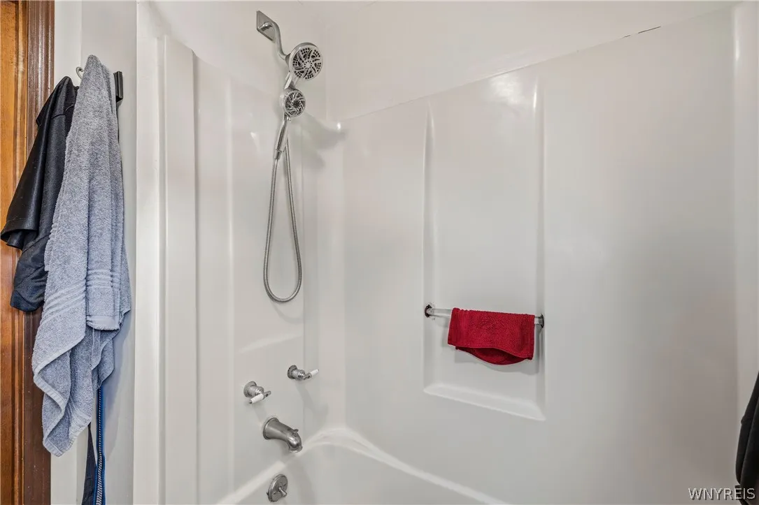 34 Alabama Street, Buffalo, New York 14204, Buffalo, New York 14204, 6 Bedrooms Bedrooms, ,3 BathroomsBathrooms,Residential,For Sale,34 Alabama Street, Buffalo, New York 14204,0,B1680220