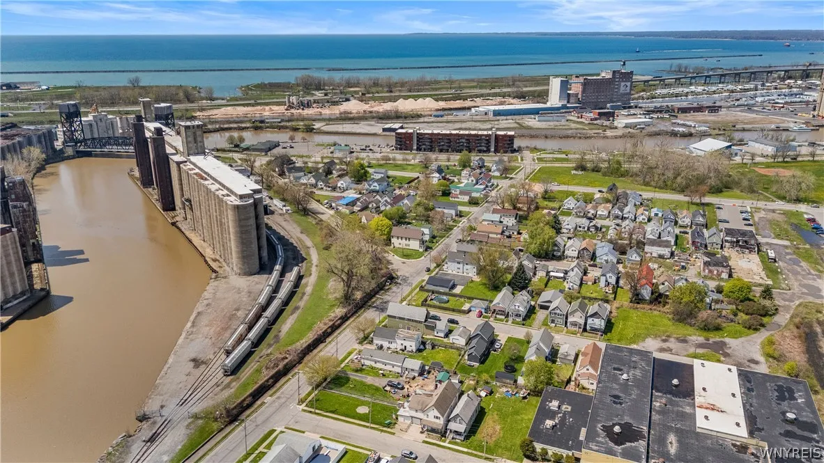 34 Alabama Street, Buffalo, New York 14204, Buffalo, New York 14204, 6 Bedrooms Bedrooms, ,3 BathroomsBathrooms,Residential,For Sale,34 Alabama Street, Buffalo, New York 14204,0,B1680220