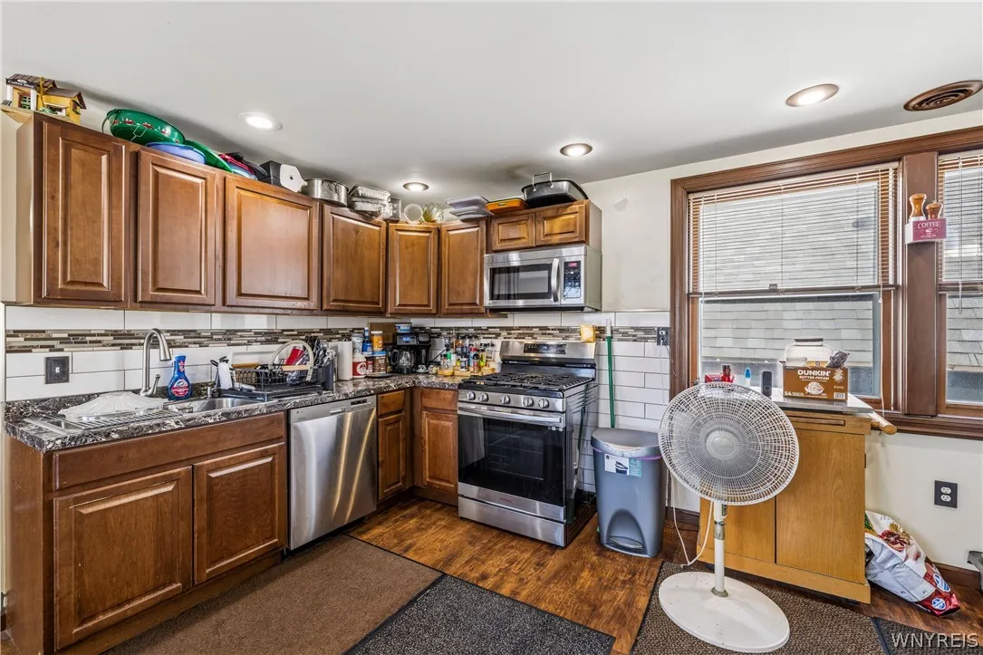 34 Alabama Street, Buffalo, New York 14204, Buffalo, New York 14204, 6 Bedrooms Bedrooms, ,3 BathroomsBathrooms,Residential,For Sale,34 Alabama Street, Buffalo, New York 14204,0,B1680220