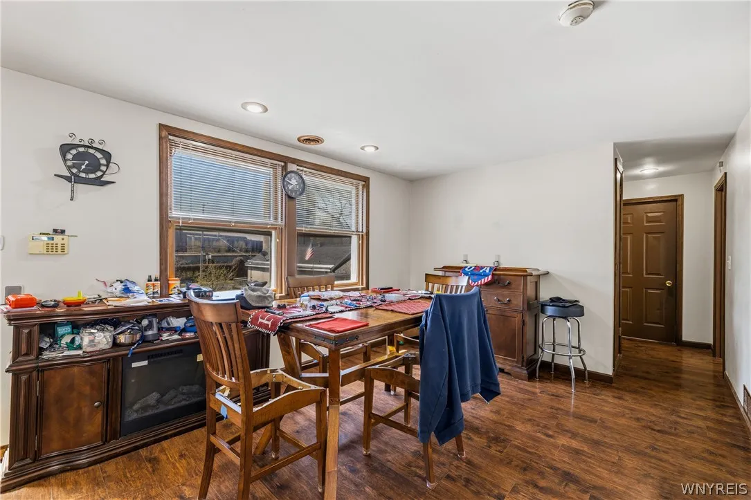 34 Alabama Street, Buffalo, New York 14204, Buffalo, New York 14204, 6 Bedrooms Bedrooms, ,3 BathroomsBathrooms,Residential,For Sale,34 Alabama Street, Buffalo, New York 14204,0,B1680220