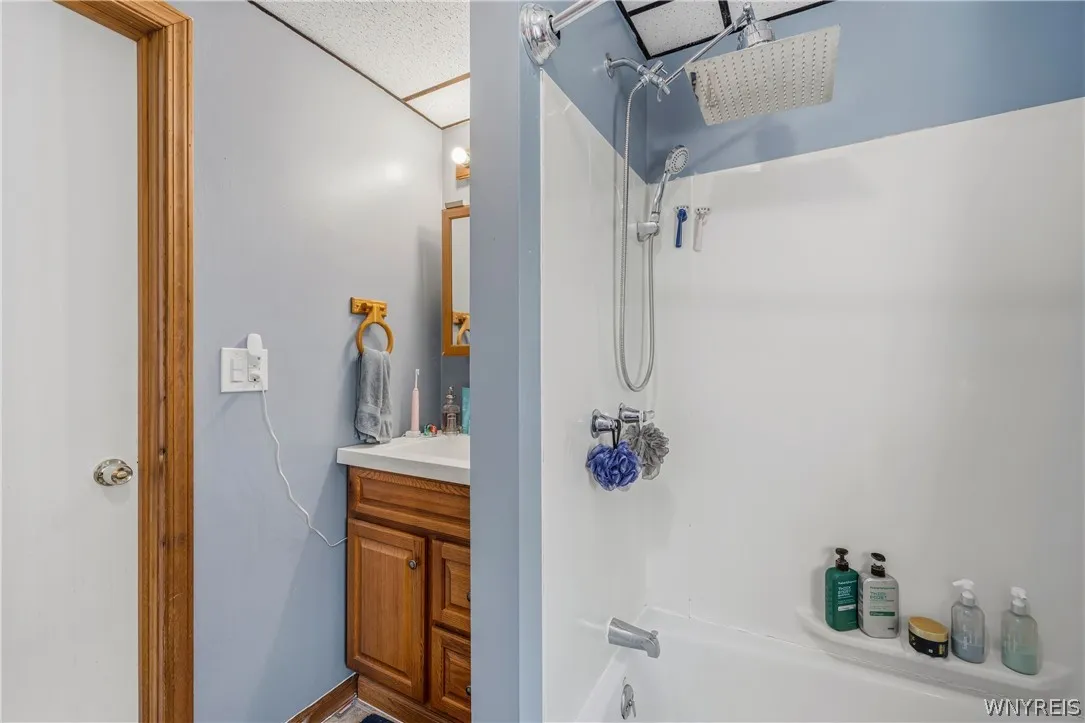 34 Alabama Street, Buffalo, New York 14204, Buffalo, New York 14204, 6 Bedrooms Bedrooms, ,3 BathroomsBathrooms,Residential,For Sale,34 Alabama Street, Buffalo, New York 14204,0,B1680220