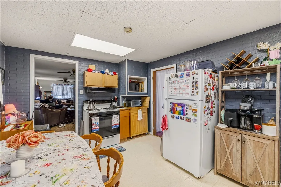 34 Alabama Street, Buffalo, New York 14204, Buffalo, New York 14204, 6 Bedrooms Bedrooms, ,3 BathroomsBathrooms,Residential,For Sale,34 Alabama Street, Buffalo, New York 14204,0,B1680220