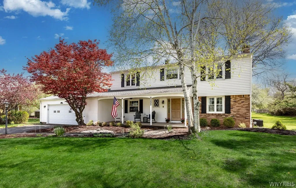 5225 Brookfield Lane, Clarence, New York 14031, Clarence, New York 14031, 4 Bedrooms Bedrooms, 9 Rooms Rooms,3 BathroomsBathrooms,Residential,For Sale,5225 Brookfield Lane, Clarence, New York 14031,0,B1679793