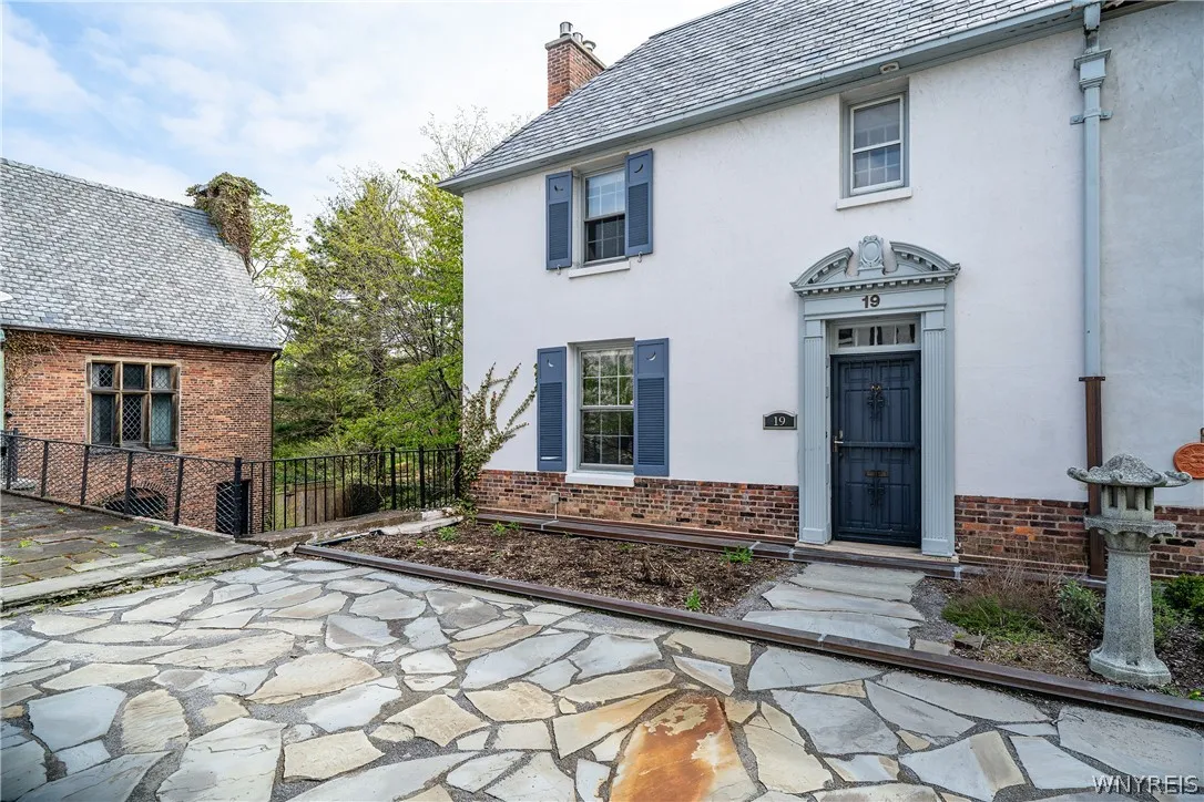 19 Mayfair Lane 19, Buffalo, New York 14201, Buffalo, New York 14201, 3 Bedrooms Bedrooms, 7 Rooms Rooms,3 BathroomsBathrooms,Residential,Closed,19 Mayfair Lane 19, Buffalo, New York 14201,0,B1671805
