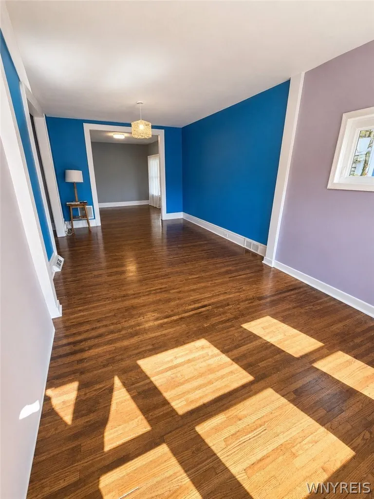 83 Baynes Street Lower, Buffalo, New York 14213, Buffalo, New York 14213, 3 Bedrooms Bedrooms, 6 Rooms Rooms,1 BathroomBathrooms,Residential Lease,For Rent,83 Baynes Street Lower, Buffalo, New York 14213,0,B1680683