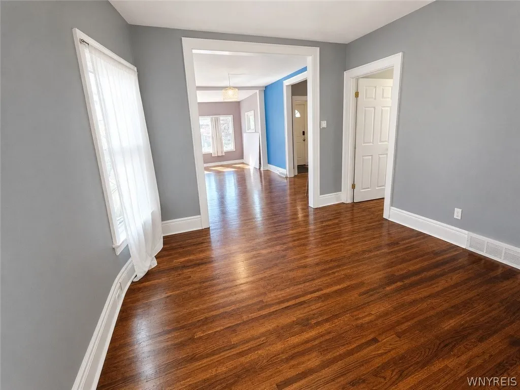 83 Baynes Street Lower, Buffalo, New York 14213, Buffalo, New York 14213, 3 Bedrooms Bedrooms, 6 Rooms Rooms,1 BathroomBathrooms,Residential Lease,For Rent,83 Baynes Street Lower, Buffalo, New York 14213,0,B1680683