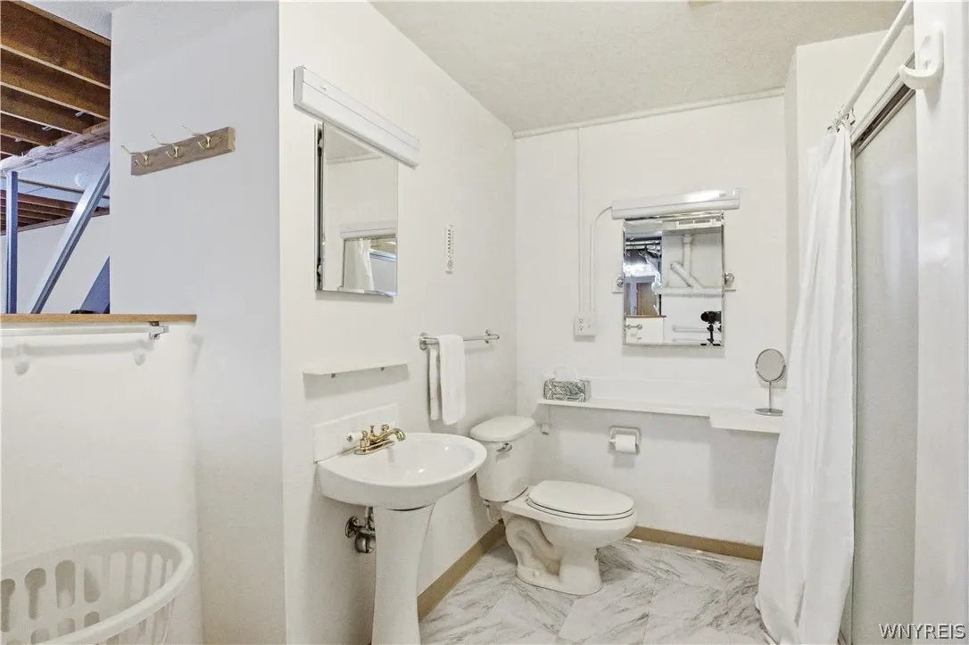 Bonus full bathroom in the basement!