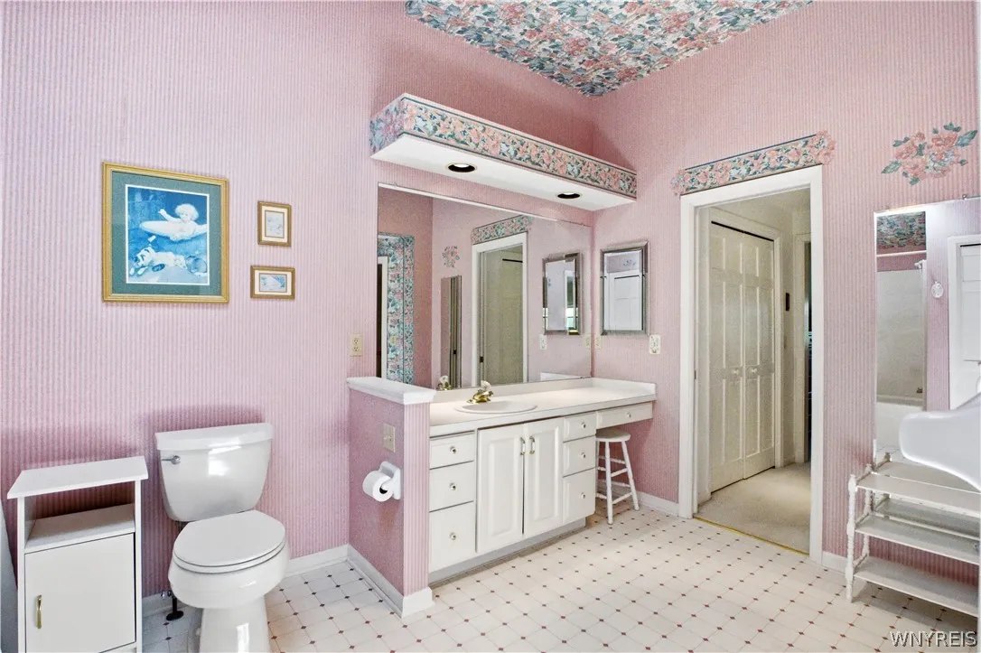 2 Bathroom entrances from each bedroom PLUS a hallway entrance as well!