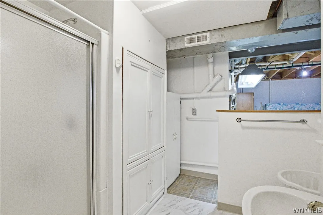 Bonus full bathroom in the basement!