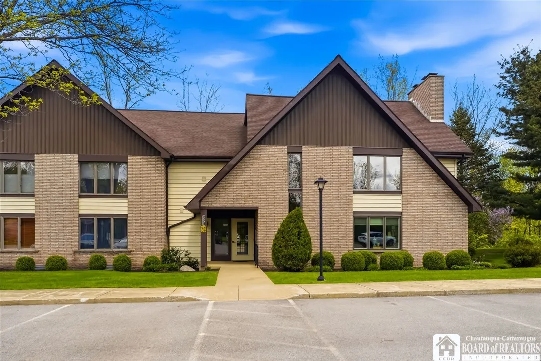 5301 Chestnut Ridge Road G, Orchard Park, New York, Orchard Park, New York 14127, 2 Bedrooms Bedrooms, 5 Rooms Rooms,2 BathroomsBathrooms,Residential,For Sale,5301 Chestnut Ridge Road G, Orchard Park, New York,0,R1680763
