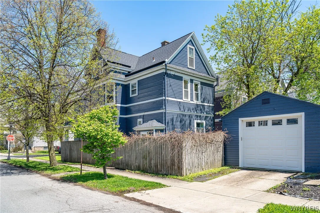 433 Breckenridge Street, Buffalo, New York 14213, Buffalo, New York 14213, 4 Bedrooms Bedrooms, 10 Rooms Rooms,1 BathroomBathrooms,Residential,For Sale,433 Breckenridge Street, Buffalo, New York 14213,0,B1680548