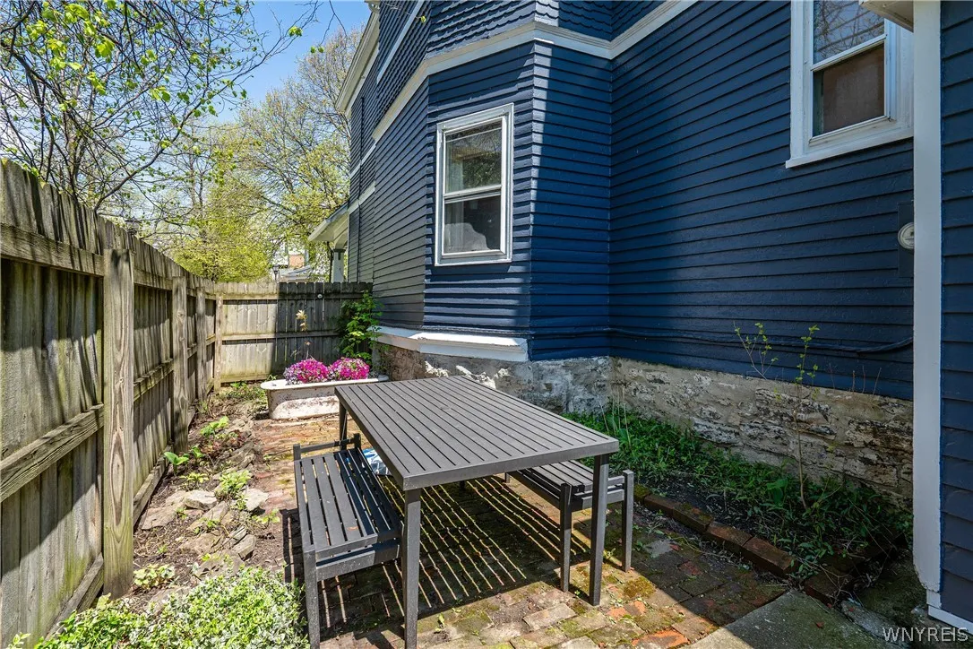 433 Breckenridge Street, Buffalo, New York 14213, Buffalo, New York 14213, 4 Bedrooms Bedrooms, 10 Rooms Rooms,1 BathroomBathrooms,Residential,For Sale,433 Breckenridge Street, Buffalo, New York 14213,0,B1680548