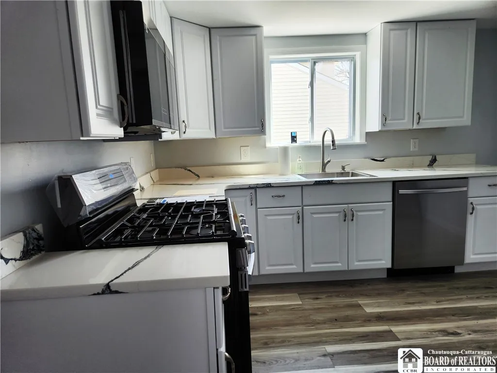 5347 Lake Avenue, Orchard Park, New York 14127, Orchard Park, New York 14127, 3 Bedrooms Bedrooms, 7 Rooms Rooms,1 BathroomBathrooms,Residential,For Sale,5347 Lake Avenue, Orchard Park, New York 14127,0,R1680642