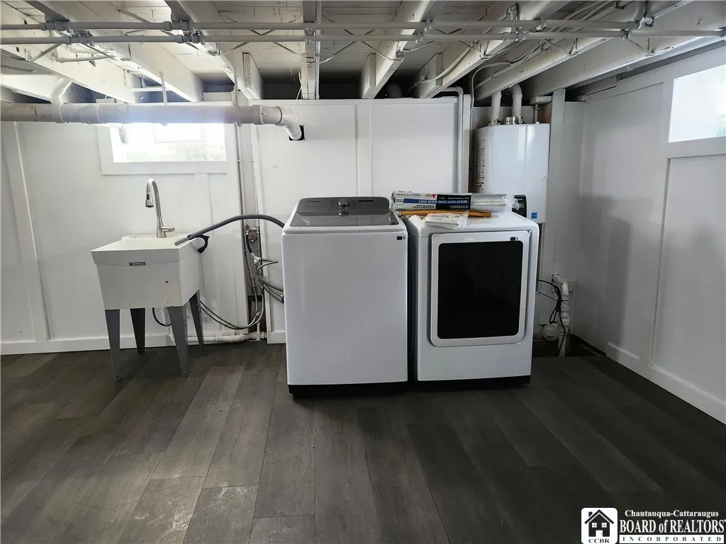 5347 Lake Avenue, Orchard Park, New York 14127, Orchard Park, New York 14127, 3 Bedrooms Bedrooms, 7 Rooms Rooms,1 BathroomBathrooms,Residential,For Sale,5347 Lake Avenue, Orchard Park, New York 14127,0,R1680642