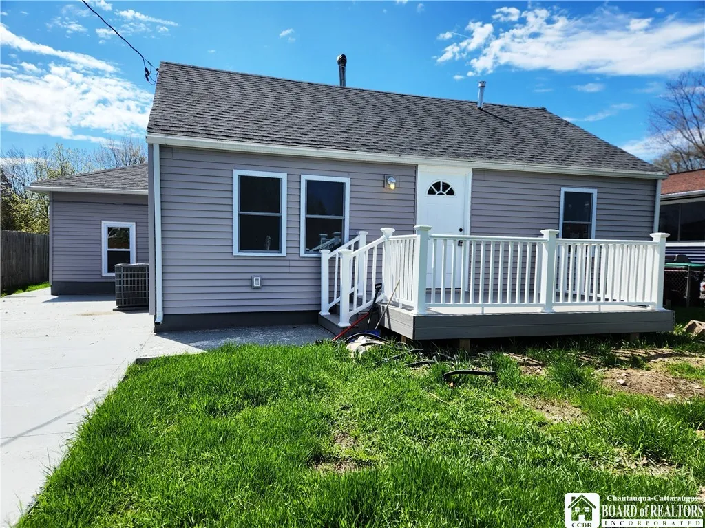 5347 Lake Avenue, Orchard Park, New York 14127, Orchard Park, New York 14127, 3 Bedrooms Bedrooms, 7 Rooms Rooms,1 BathroomBathrooms,Residential,For Sale,5347 Lake Avenue, Orchard Park, New York 14127,0,R1680642