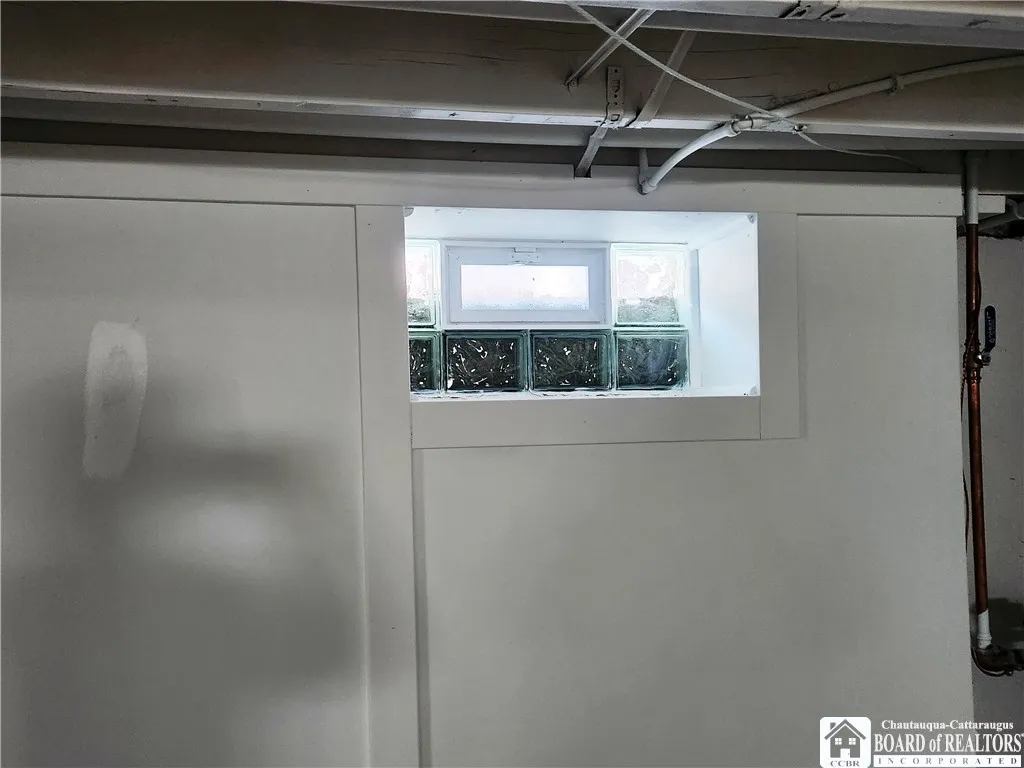 5347 Lake Avenue, Orchard Park, New York 14127, Orchard Park, New York 14127, 3 Bedrooms Bedrooms, 7 Rooms Rooms,1 BathroomBathrooms,Residential,For Sale,5347 Lake Avenue, Orchard Park, New York 14127,0,R1680642