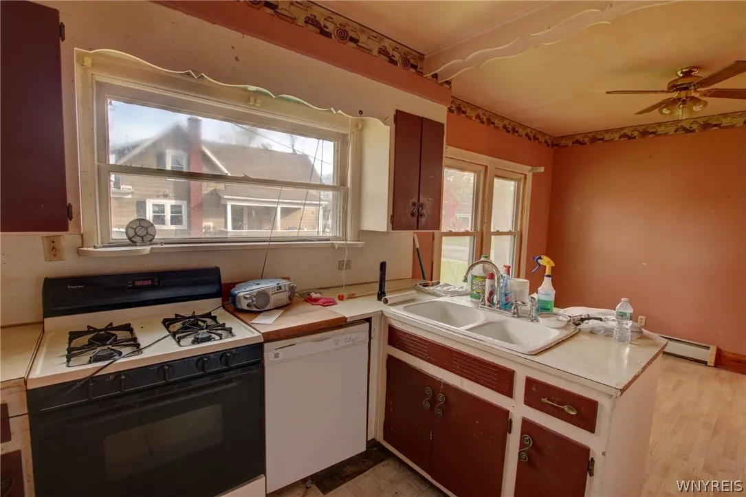 143 Franklin Street, Tonawanda, New York 14150, Tonawanda, New York 14150, 3 Bedrooms Bedrooms, 9 Rooms Rooms,1 BathroomBathrooms,Residential,For Sale,143 Franklin Street, Tonawanda, New York 14150,0,B1680588