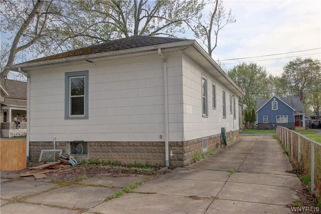 143 Franklin Street, Tonawanda, New York 14150, Tonawanda, New York 14150, 3 Bedrooms Bedrooms, 9 Rooms Rooms,1 BathroomBathrooms,Residential,For Sale,143 Franklin Street, Tonawanda, New York 14150,0,B1680588