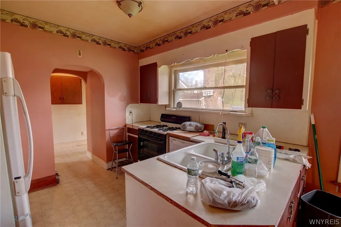 143 Franklin Street, Tonawanda, New York 14150, Tonawanda, New York 14150, 3 Bedrooms Bedrooms, 9 Rooms Rooms,1 BathroomBathrooms,Residential,For Sale,143 Franklin Street, Tonawanda, New York 14150,0,B1680588