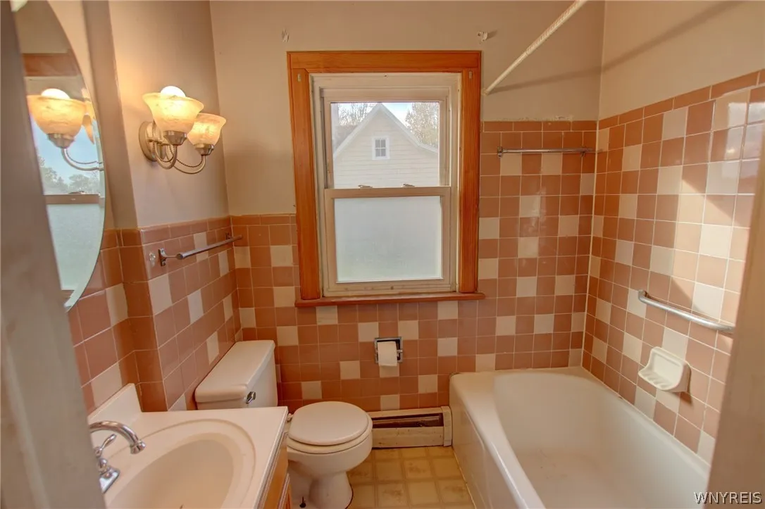143 Franklin Street, Tonawanda, New York 14150, Tonawanda, New York 14150, 3 Bedrooms Bedrooms, 9 Rooms Rooms,1 BathroomBathrooms,Residential,For Sale,143 Franklin Street, Tonawanda, New York 14150,0,B1680588