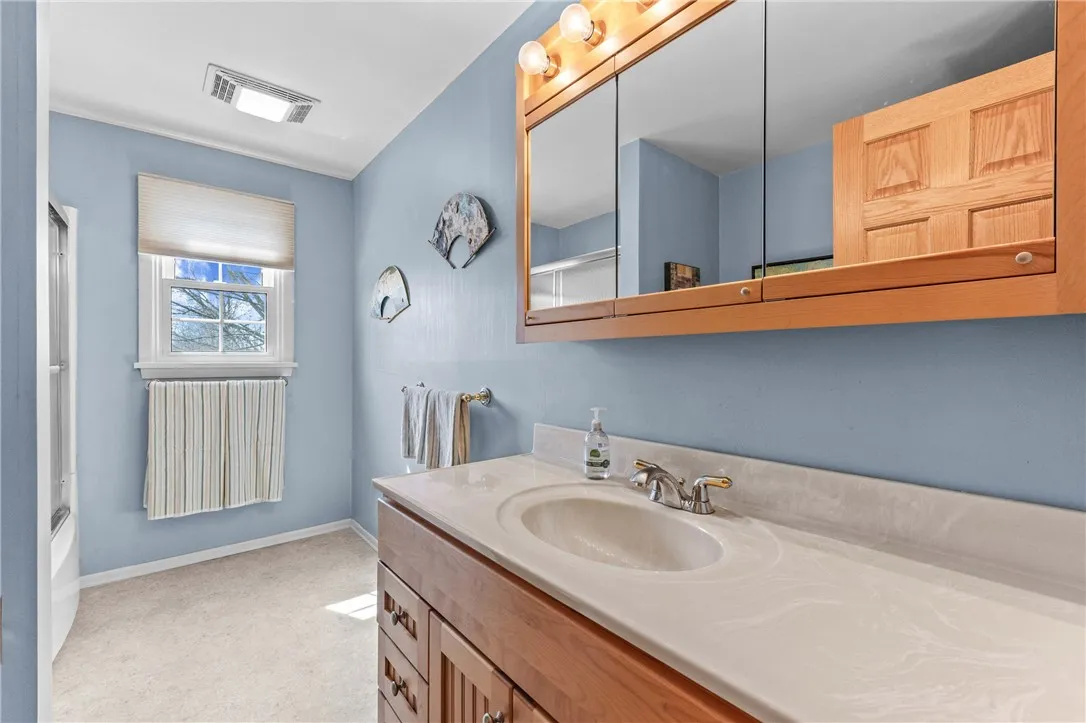 Upstairs Full Bath