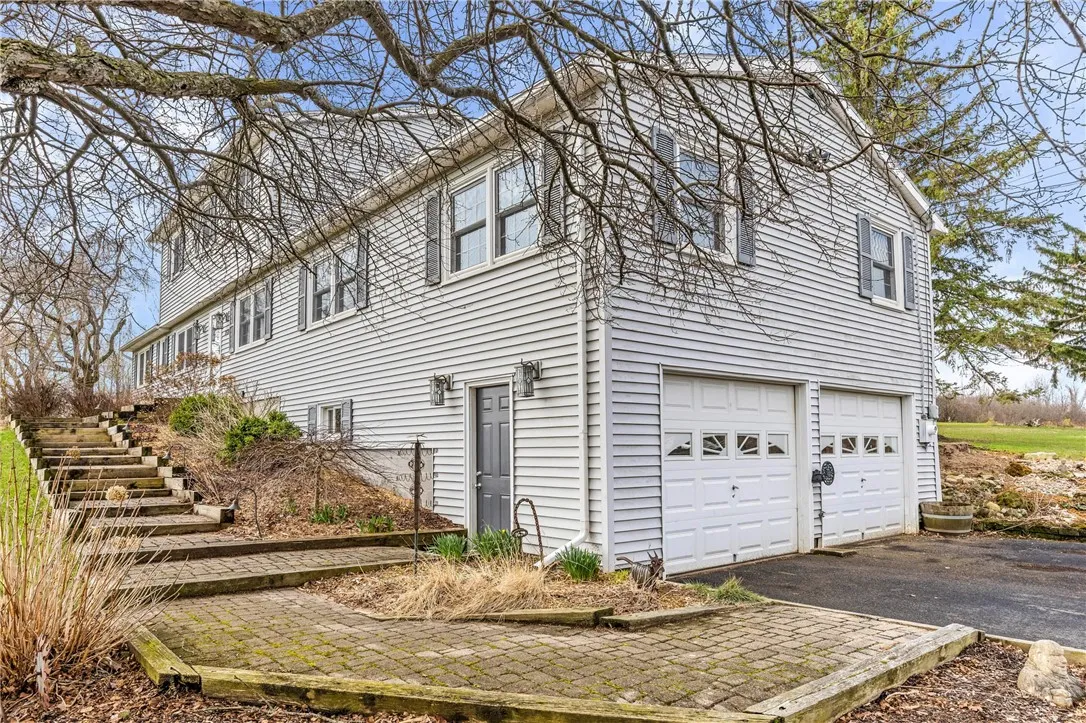 Attached 2 car garage