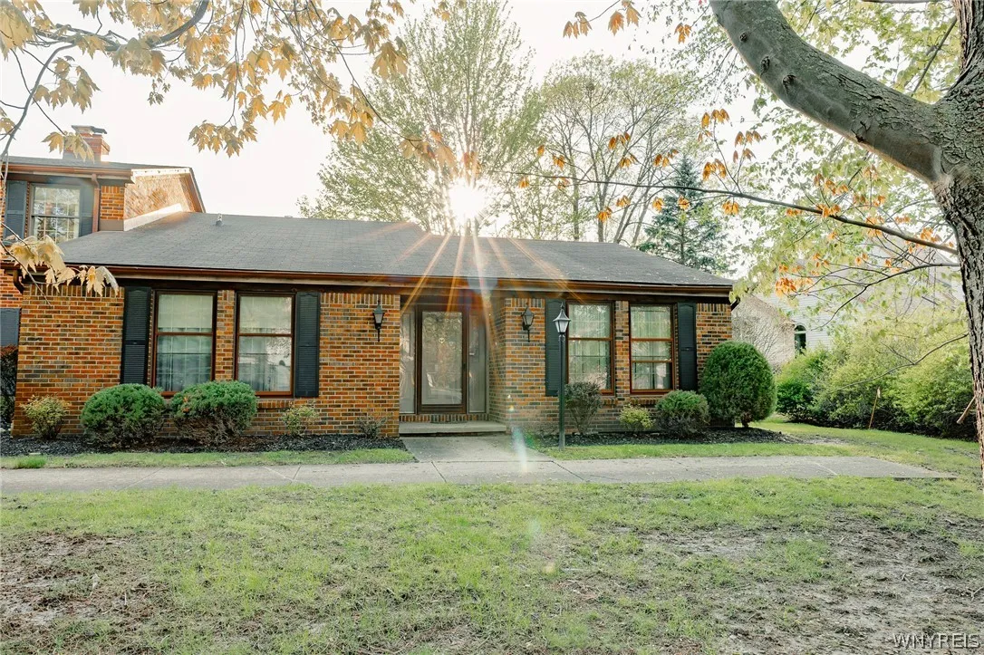 15 Cimarand Drive, Amherst, New York 14221, Amherst, New York 14221, 2 Bedrooms Bedrooms, 6 Rooms Rooms,2 BathroomsBathrooms,Residential,Closed,15 Cimarand Drive, Amherst, New York 14221,0,B1680689