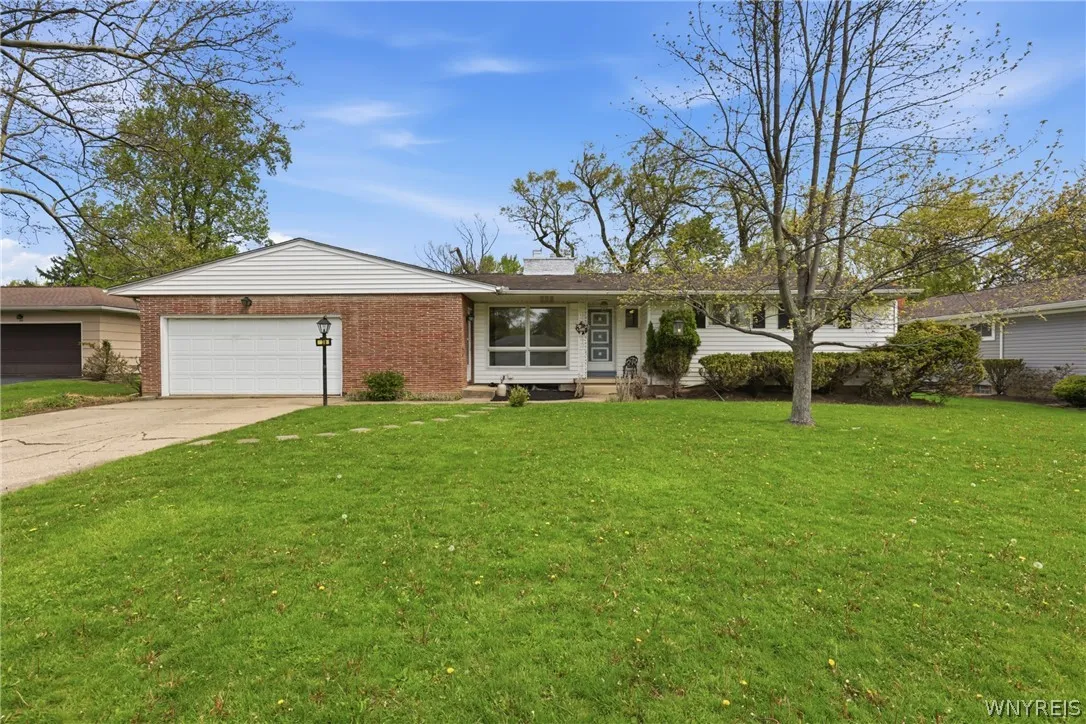 38 Greenbrier Road, Amherst, New York 14226, Amherst, New York 14226, 3 Bedrooms Bedrooms, 8 Rooms Rooms,1 BathroomBathrooms,Residential,For Sale,38 Greenbrier Road, Amherst, New York 14226,0,B1680971