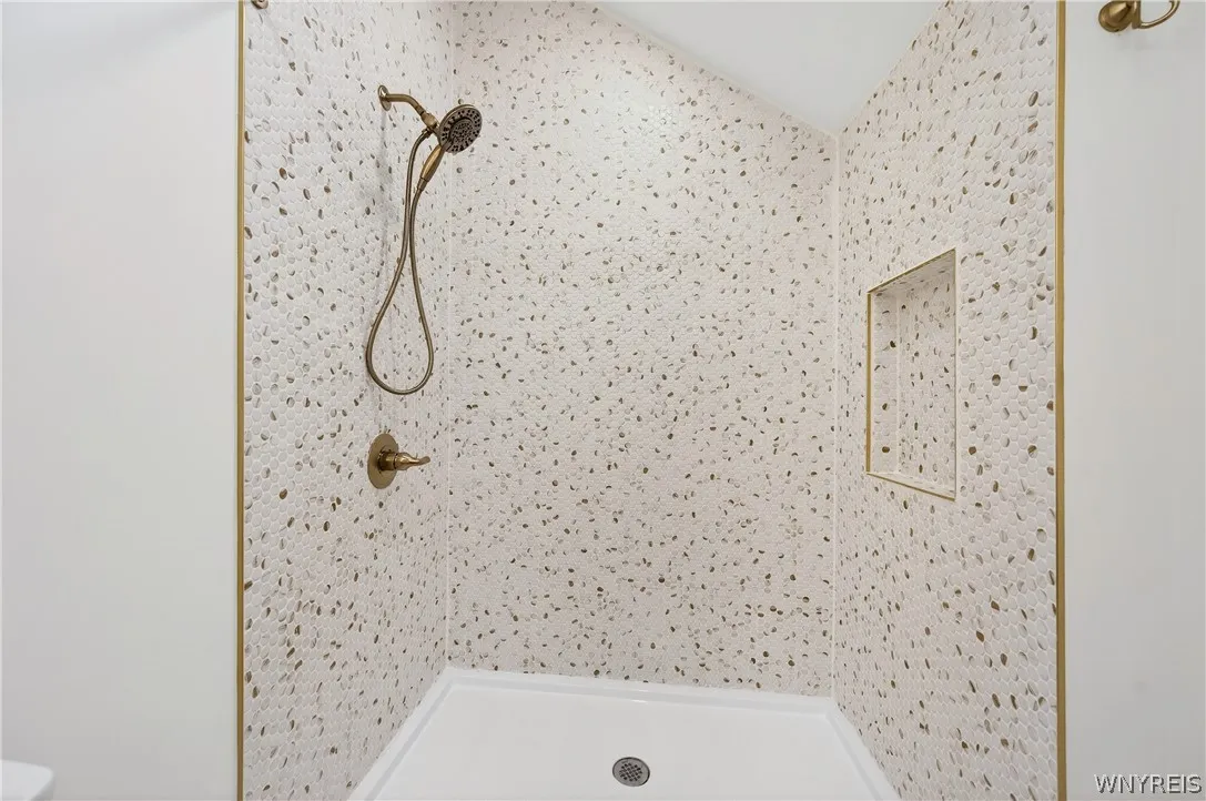 153 Garner Avenue, Buffalo, New York 14213, Buffalo, New York 14213, 2 Bedrooms Bedrooms, 5 Rooms Rooms,2 BathroomsBathrooms,Residential,For Sale,153 Garner Avenue, Buffalo, New York 14213,0,B1681107