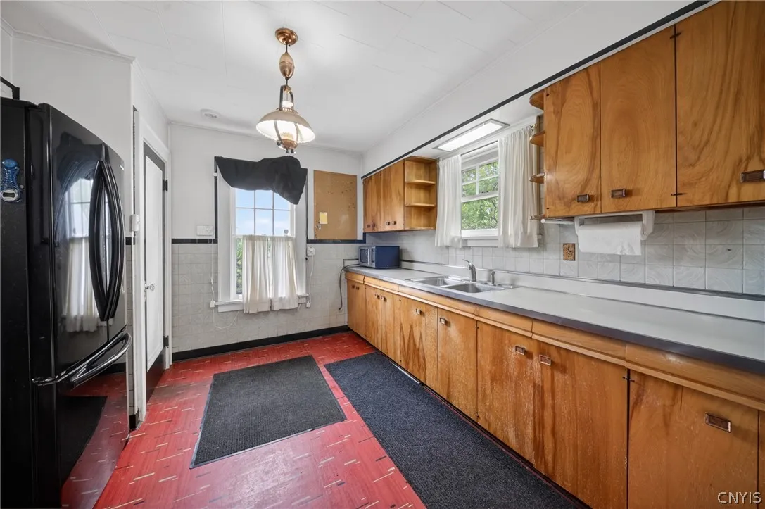 521 Kensington Road, Syracuse, New York 13210, Syracuse, New York 13210, 3 Bedrooms Bedrooms, 9 Rooms Rooms,1 BathroomBathrooms,Residential,For Sale,521 Kensington Road, Syracuse, New York 13210,0,S1681210