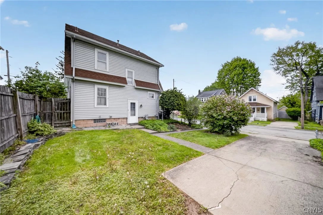 521 Kensington Road, Syracuse, New York 13210, Syracuse, New York 13210, 3 Bedrooms Bedrooms, 9 Rooms Rooms,1 BathroomBathrooms,Residential,For Sale,521 Kensington Road, Syracuse, New York 13210,0,S1681210