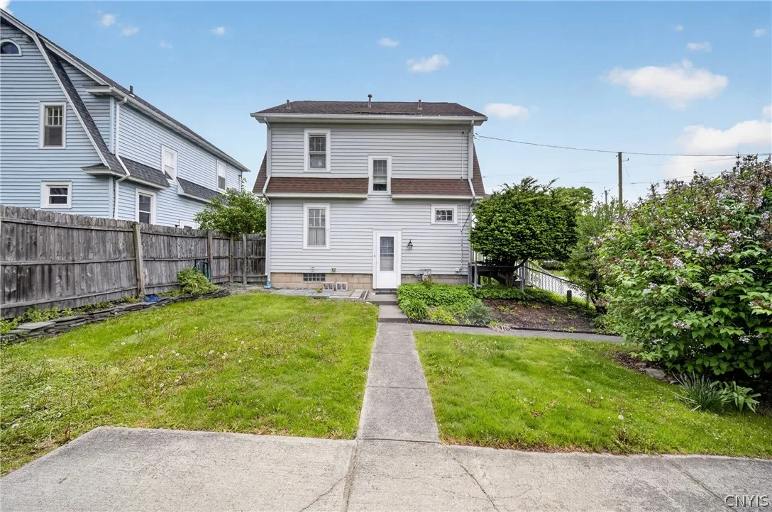 521 Kensington Road, Syracuse, New York 13210, Syracuse, New York 13210, 3 Bedrooms Bedrooms, 9 Rooms Rooms,1 BathroomBathrooms,Residential,For Sale,521 Kensington Road, Syracuse, New York 13210,0,S1681210