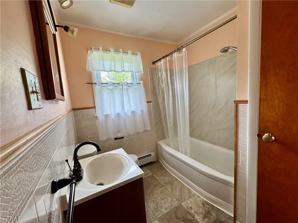 60 Richards Avenue, Oneonta, New York 13820, Oneonta, New York 13820, 3 Bedrooms Bedrooms, 7 Rooms Rooms,1 BathroomBathrooms,Residential,For Sale,60 Richards Avenue, Oneonta, New York 13820,0,R1680264