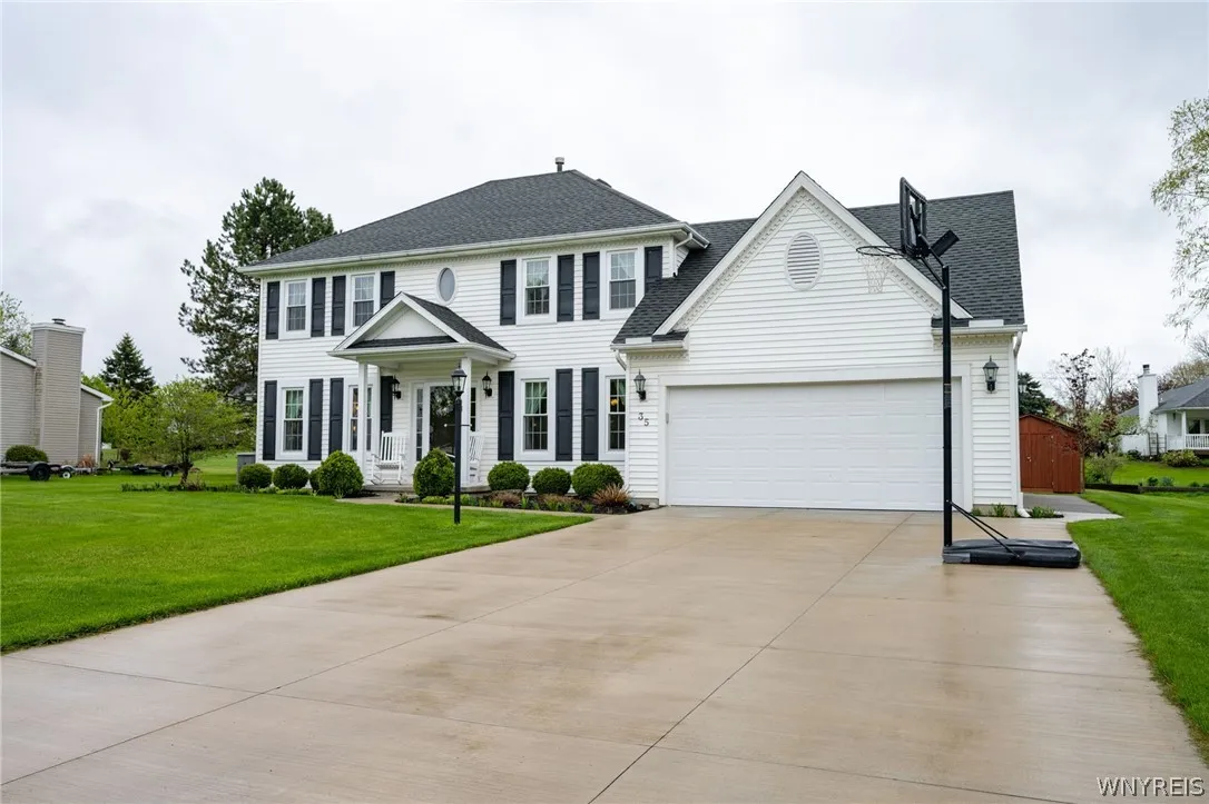 35 Pinyon Drive, Orchard Park, New York 14127, Orchard Park, New York 14127, 3 Bedrooms Bedrooms, 10 Rooms Rooms,2 BathroomsBathrooms,Residential,For Sale,35 Pinyon Drive, Orchard Park, New York 14127,0,B1680751
