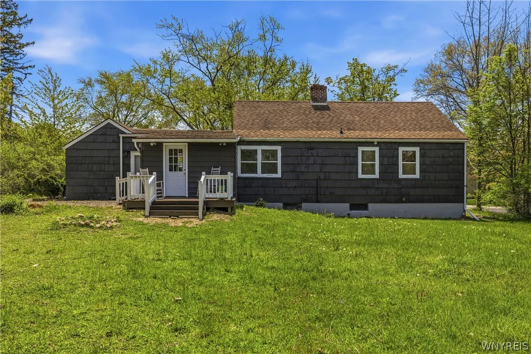 6164 Ward Road, Orchard Park, New York 14127, Orchard Park, New York 14127, 3 Bedrooms Bedrooms, 5 Rooms Rooms,2 BathroomsBathrooms,Residential,For Sale,6164 Ward Road, Orchard Park, New York 14127,0,B1681109