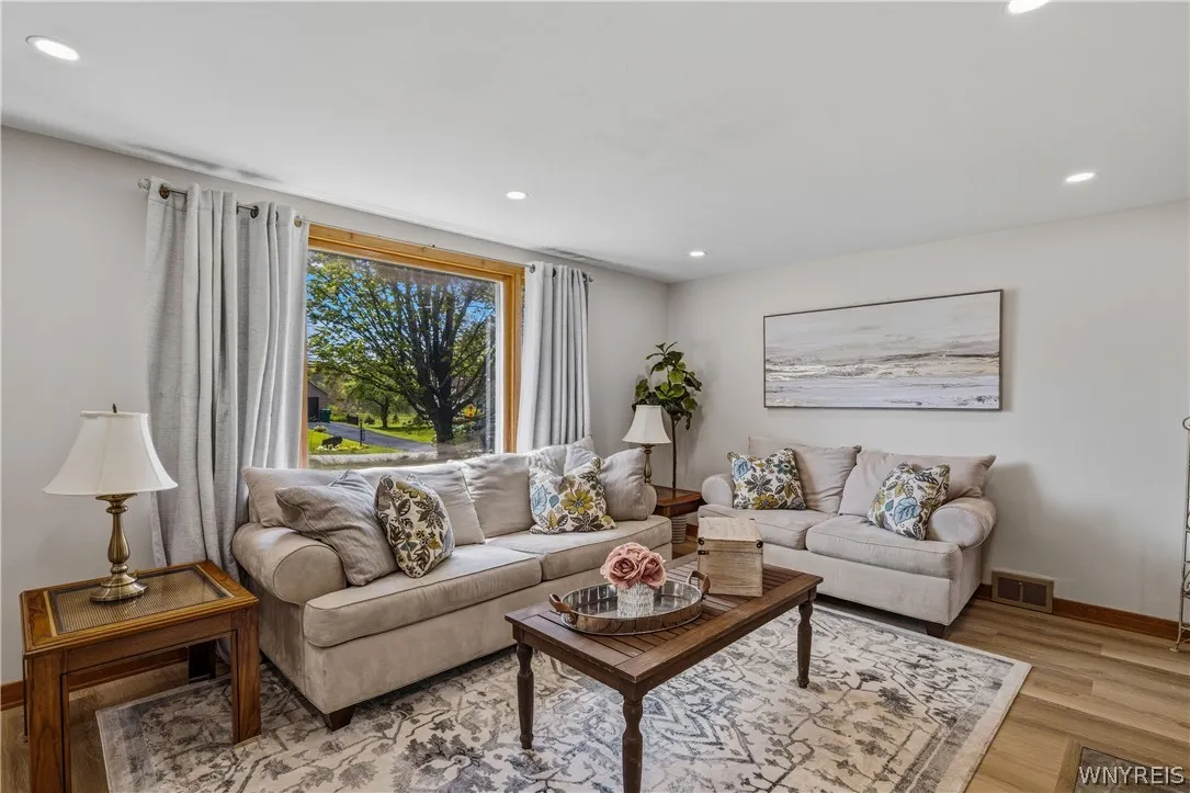 6164 Ward Road, Orchard Park, New York 14127, Orchard Park, New York 14127, 3 Bedrooms Bedrooms, 5 Rooms Rooms,2 BathroomsBathrooms,Residential,For Sale,6164 Ward Road, Orchard Park, New York 14127,0,B1681109