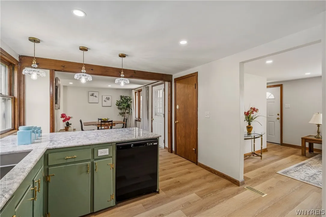 6164 Ward Road, Orchard Park, New York 14127, Orchard Park, New York 14127, 3 Bedrooms Bedrooms, 5 Rooms Rooms,2 BathroomsBathrooms,Residential,For Sale,6164 Ward Road, Orchard Park, New York 14127,0,B1681109